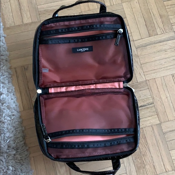 COPY - Lancôme cosmetic bag - Picture 2 of 3